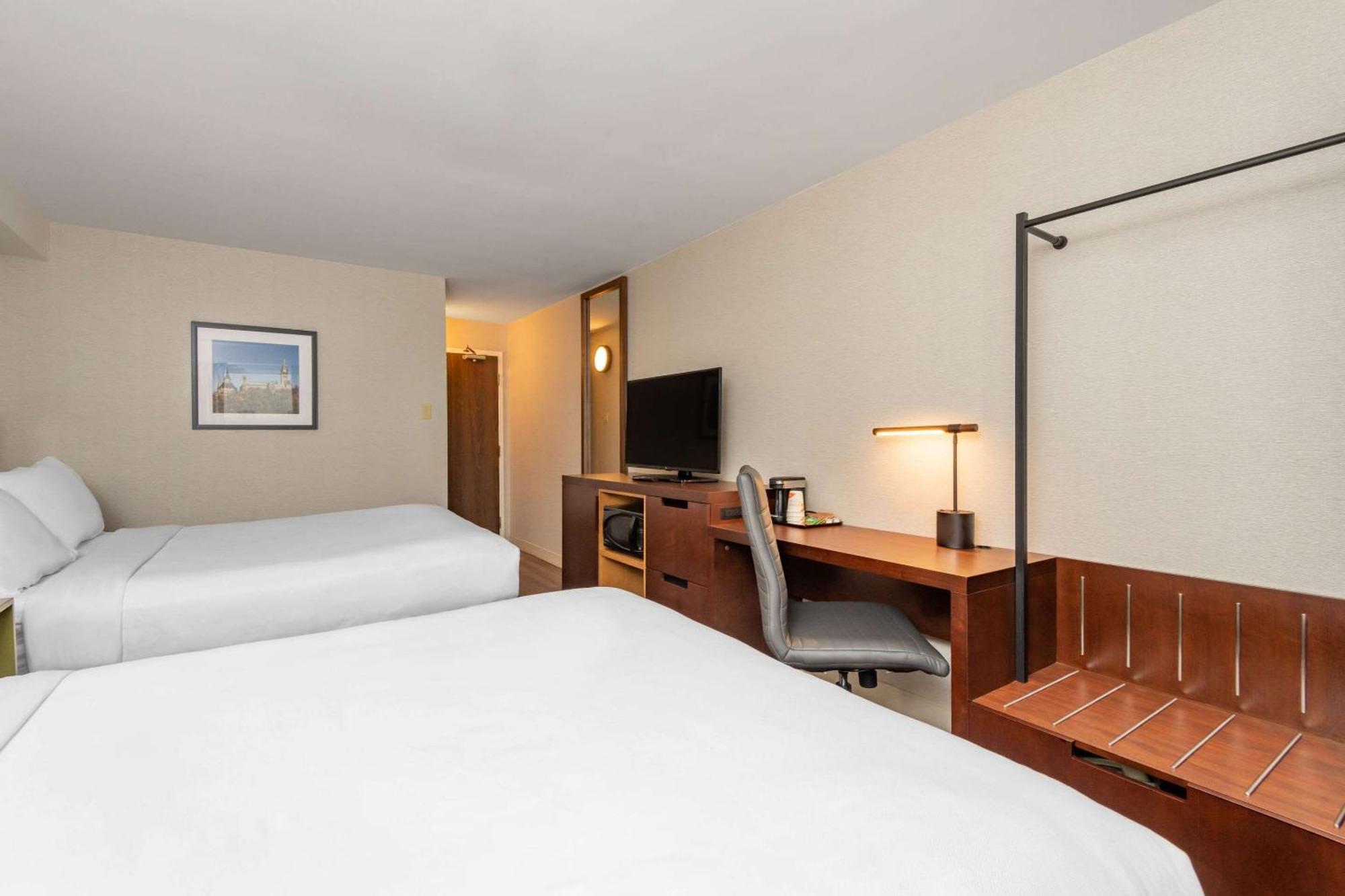 Comfort Inn Γκατινό Εξωτερικό φωτογραφία