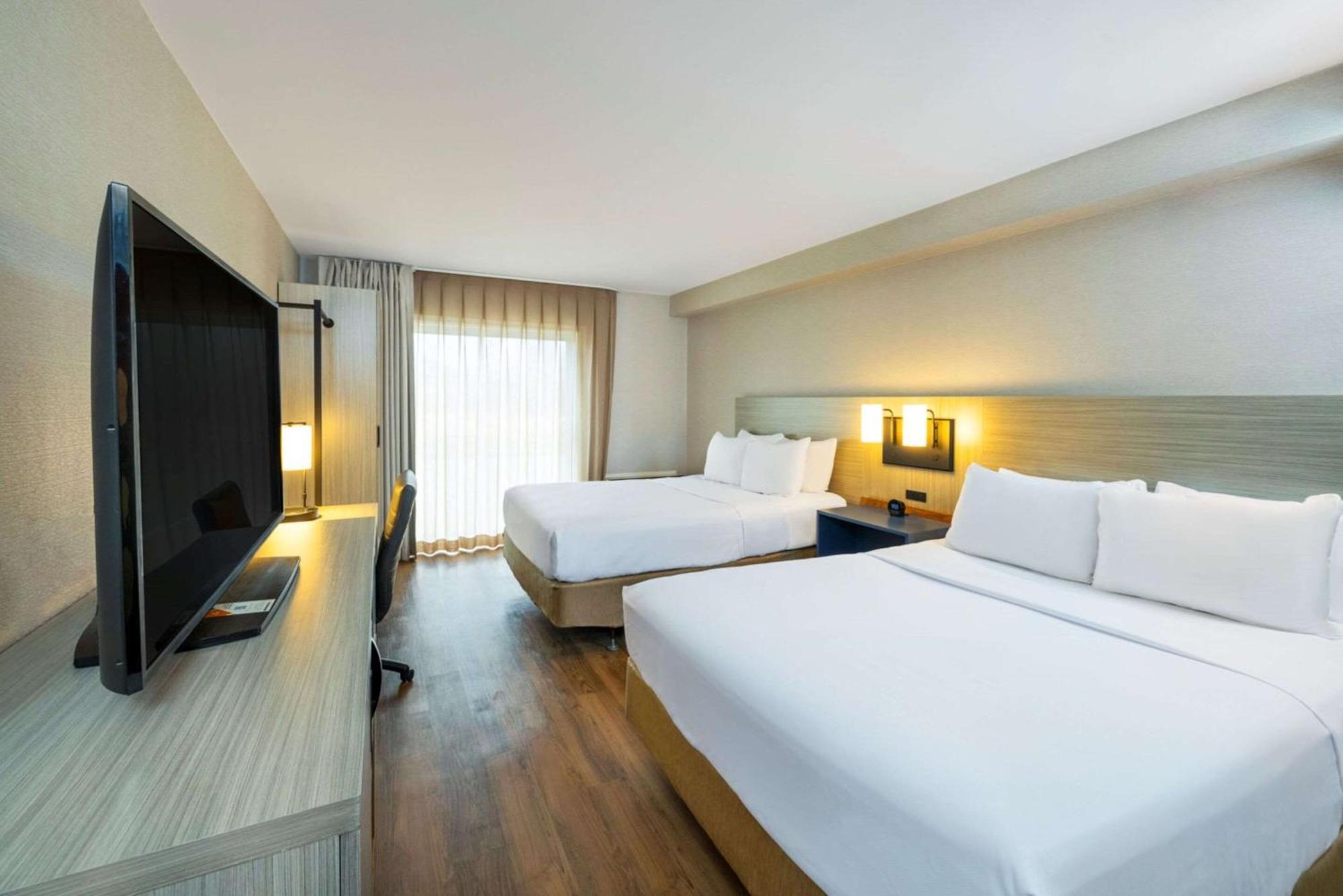 Comfort Inn Γκατινό Εξωτερικό φωτογραφία