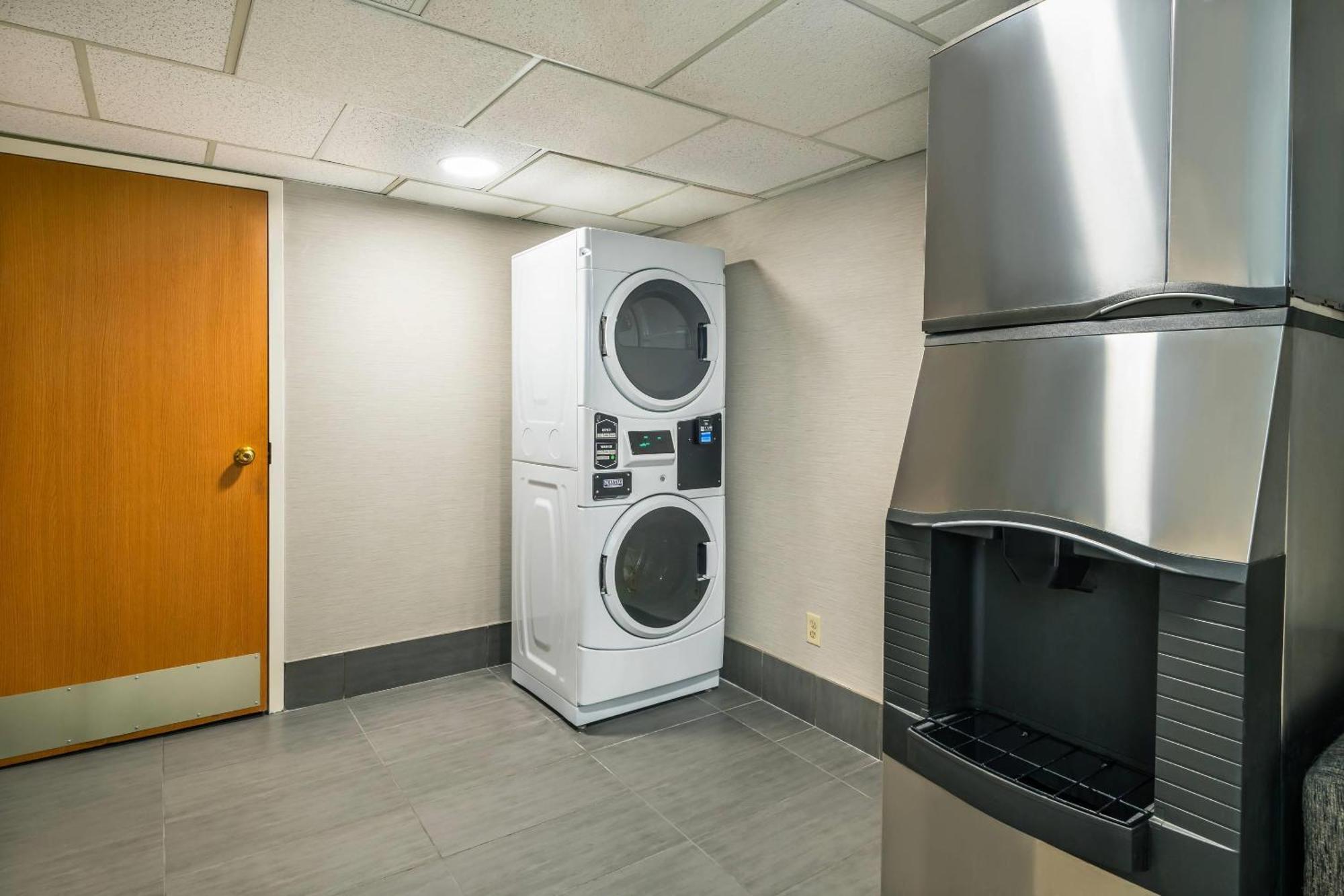 Comfort Inn Γκατινό Εξωτερικό φωτογραφία