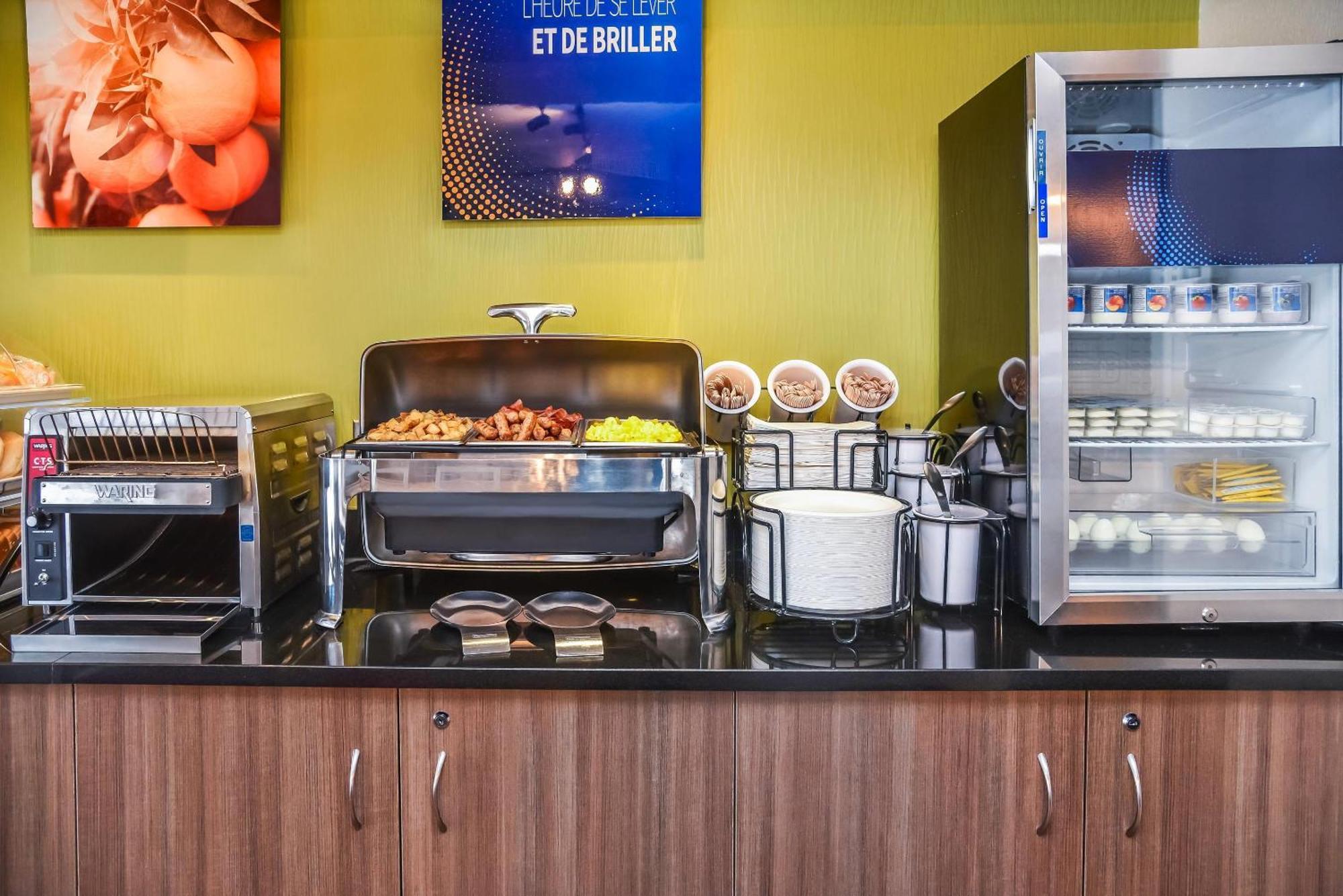 Comfort Inn Γκατινό Εξωτερικό φωτογραφία