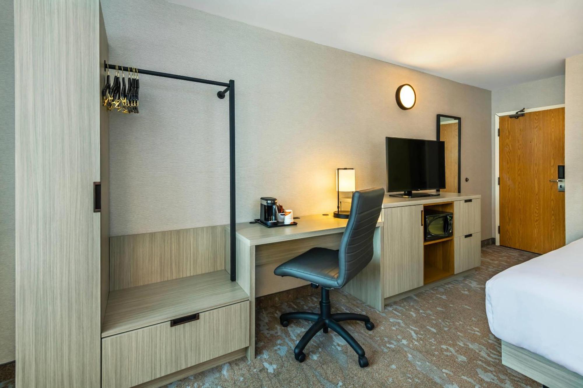 Comfort Inn Γκατινό Εξωτερικό φωτογραφία