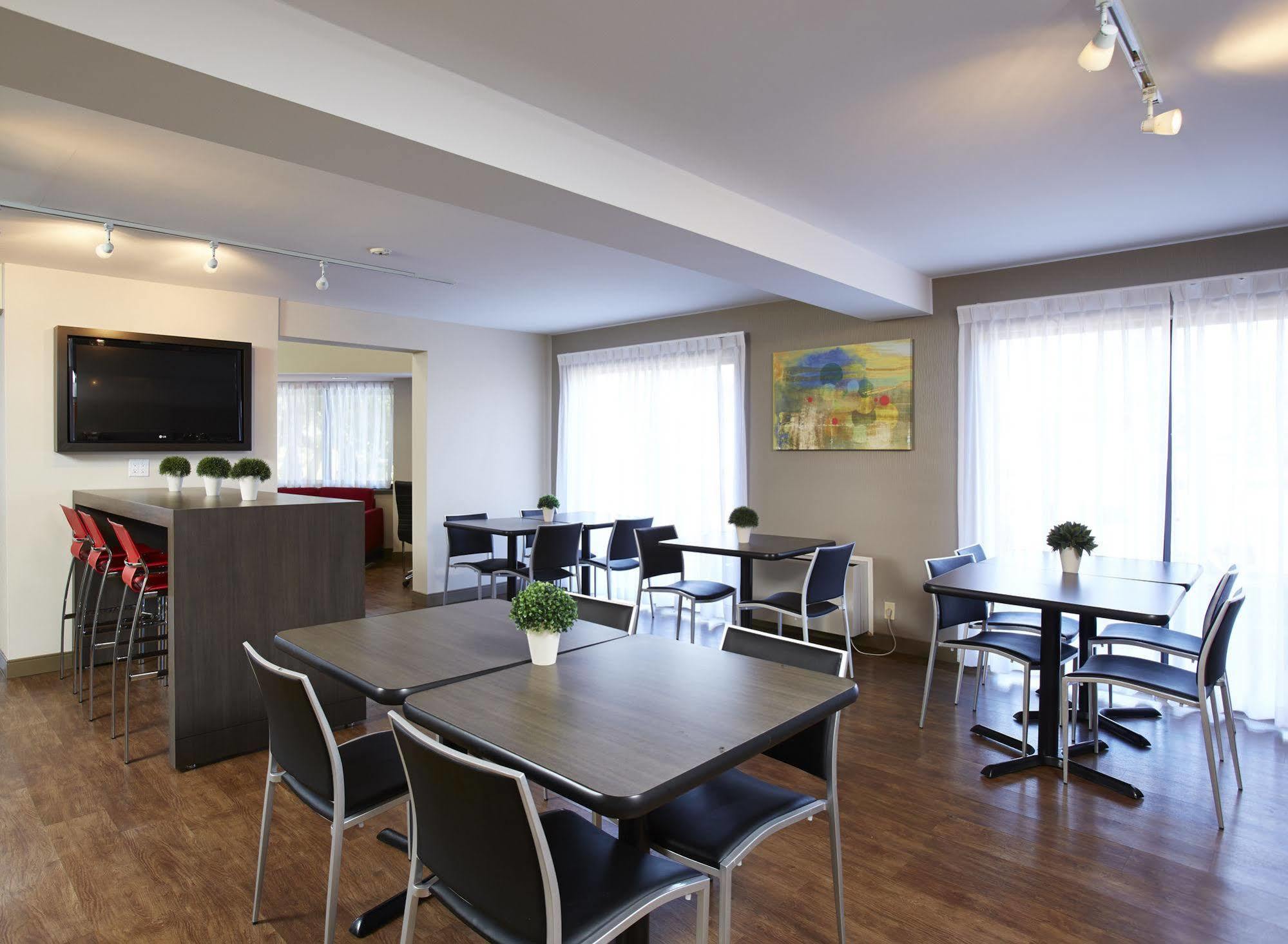 Comfort Inn Γκατινό Εξωτερικό φωτογραφία